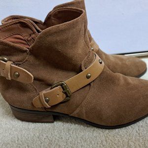 Crown Vintage "Roberta" Sueded Leather Bootie Size 9